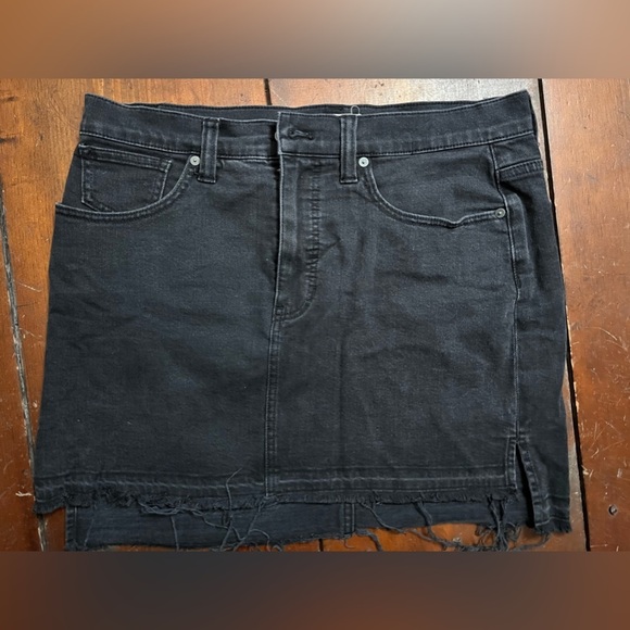 Madewell Dresses & Skirts - Madewell women’s 30 black mini skirt frayed distressed worn look